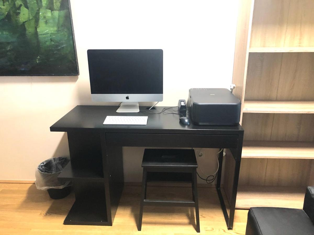 Amazing Austria Center Apartment Near Uno City Вена Экстерьер фото