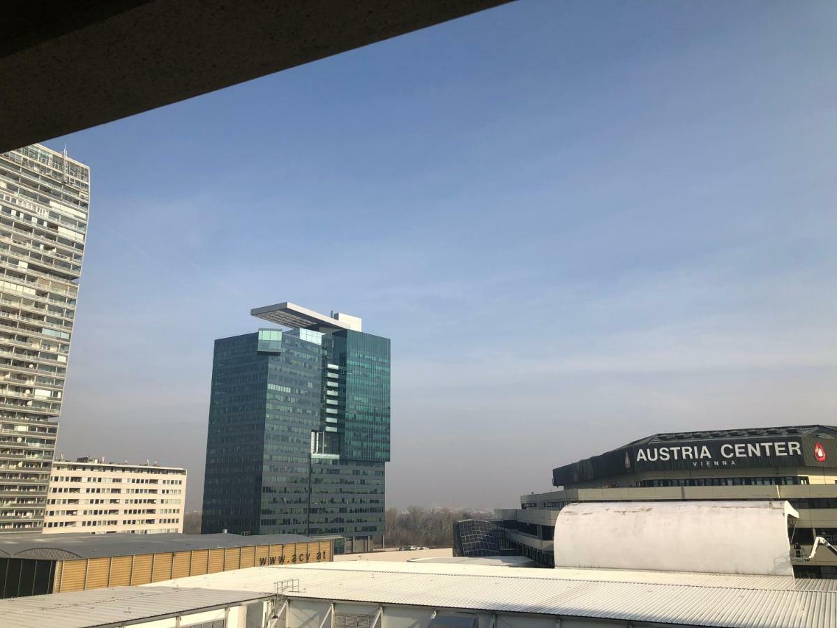 Amazing Austria Center Apartment Near Uno City Вена Экстерьер фото