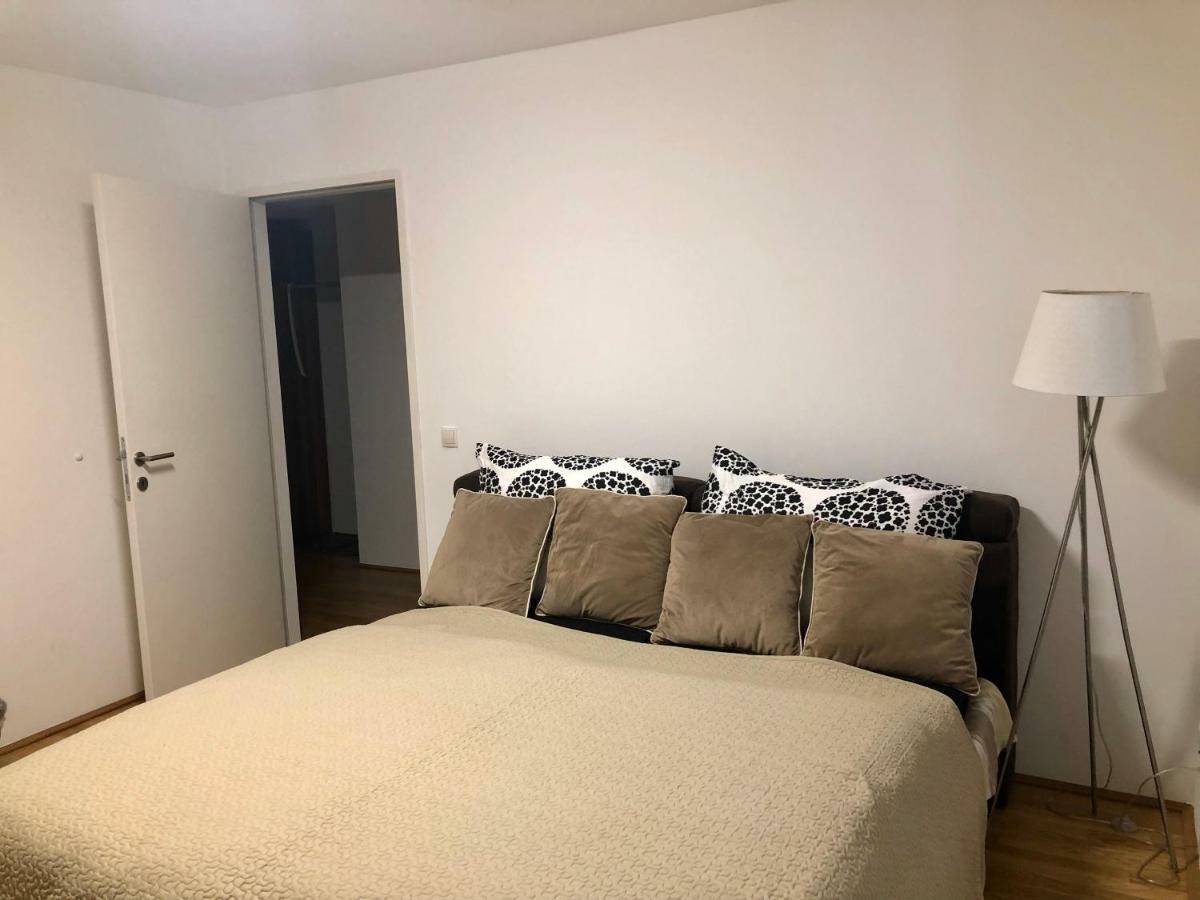 Amazing Austria Center Apartment Near Uno City Вена Экстерьер фото